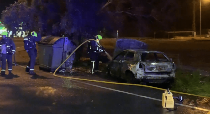 Imagen de la intervención de los bomberos / TA